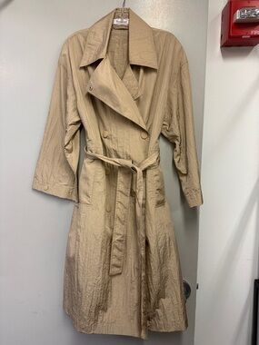 Rodenjer Beige Trench Coat with Belt